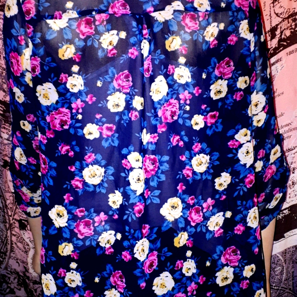 Womens large - Picture 3 of 3